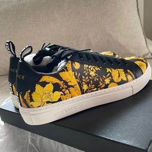 Sold❌❌Versace sneakers